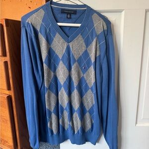 Tommy Hilfiger Men's V-Neck Sweater in Blue and Gray Argyle